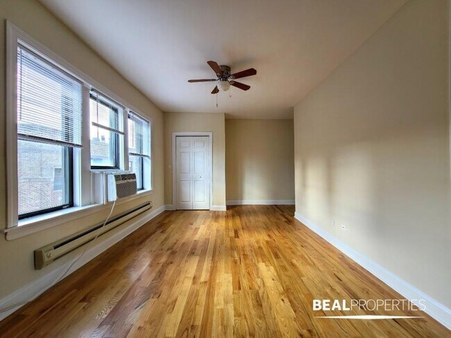 Primary Photo - 1 bedroom in CHICAGO IL 60613