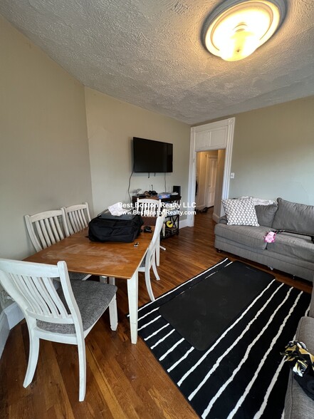 Building Photo - 59 Cedar St