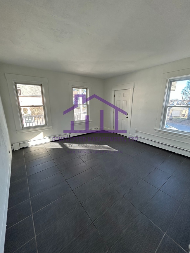 Building Photo - 221 Regan St