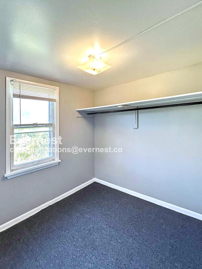 Building Photo - 3378 E 135th St