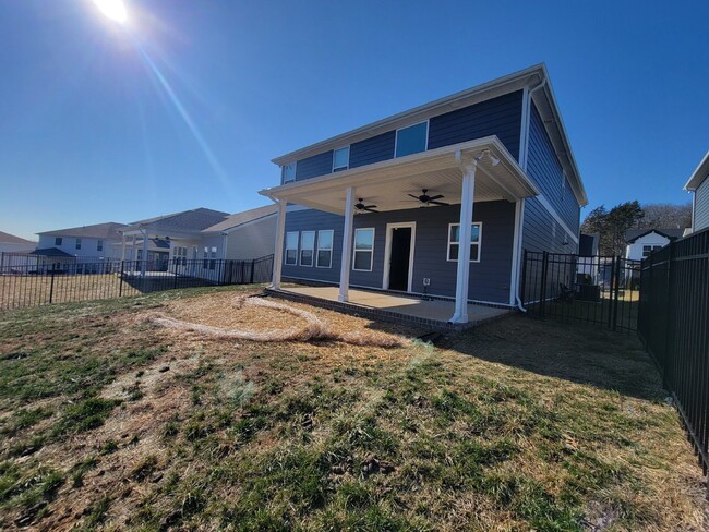 Building Photo - Newer 4 or 5 Bedroom home in Liberty Creek...