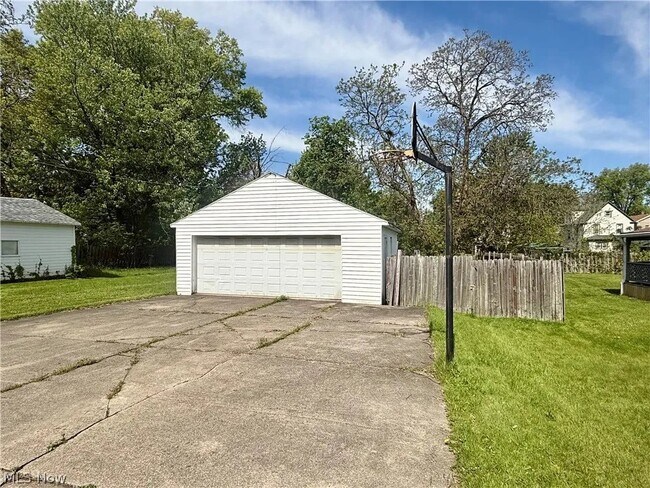 Building Photo - 1056 Homewood Ave SE