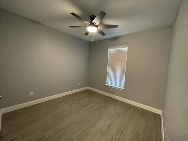 Building Photo - 3838 Oldenburg Ln