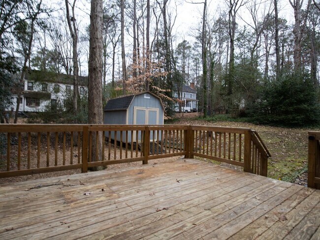 Building Photo - 4266 Roundhill Dr