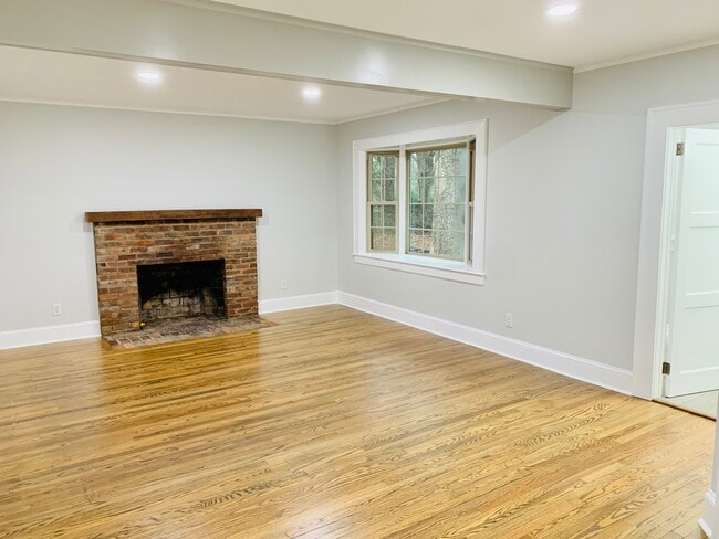 Master Bedroom - 309 Loop Rd