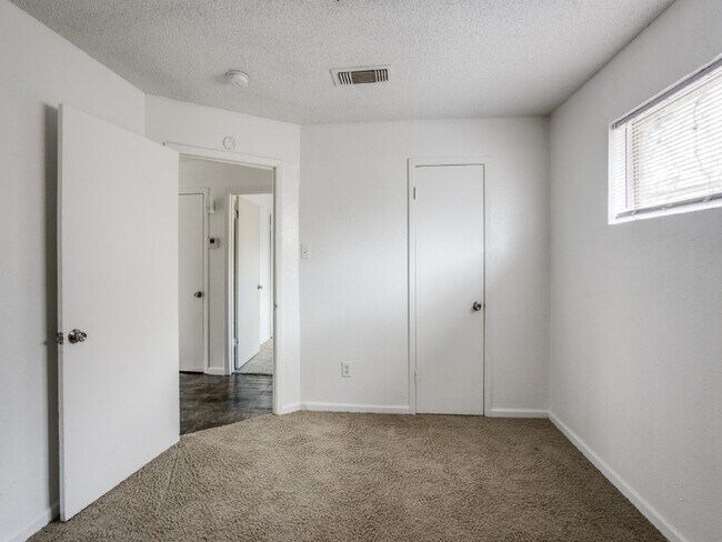 Building Photo - 1711 Wichita St