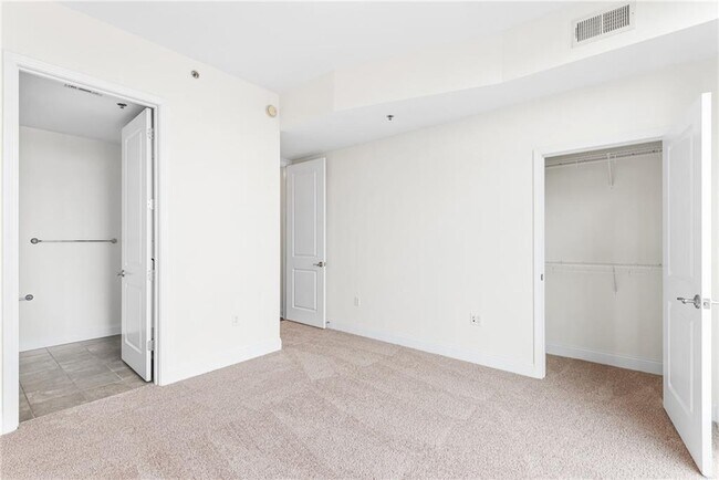 Building Photo - 270 17th St