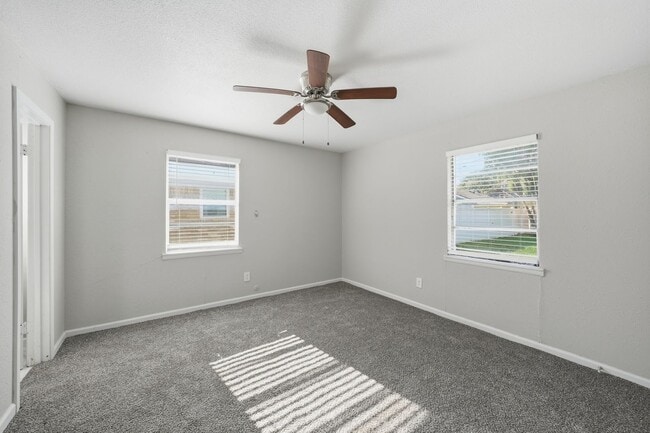 Building Photo - 2721 Ash Park Dr