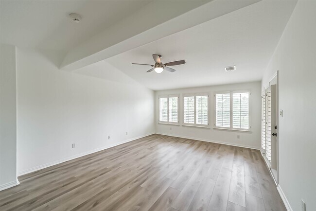 Building Photo - 1202 Maroon Ln