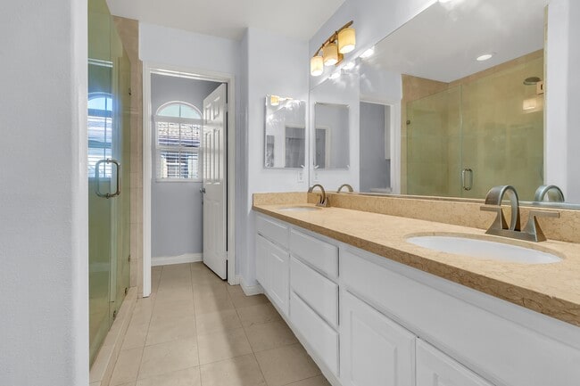 Building Photo - 17 Sagamore