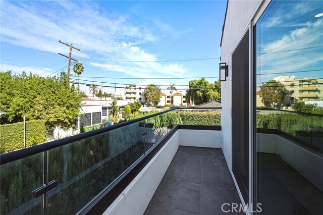 Building Photo - 2536 Cotner Ave