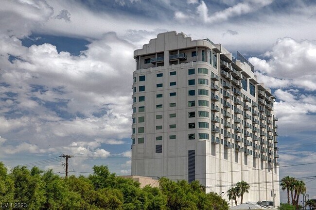 Building Photo - 900 S Las Vegas Blvd