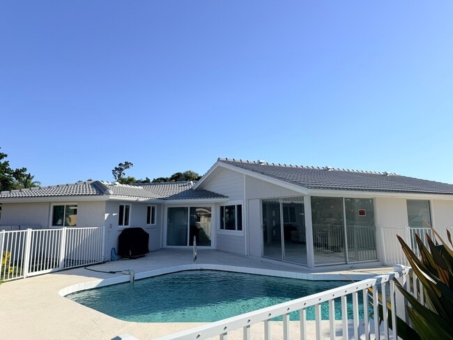 Building Photo - 537 Outrigger Ln