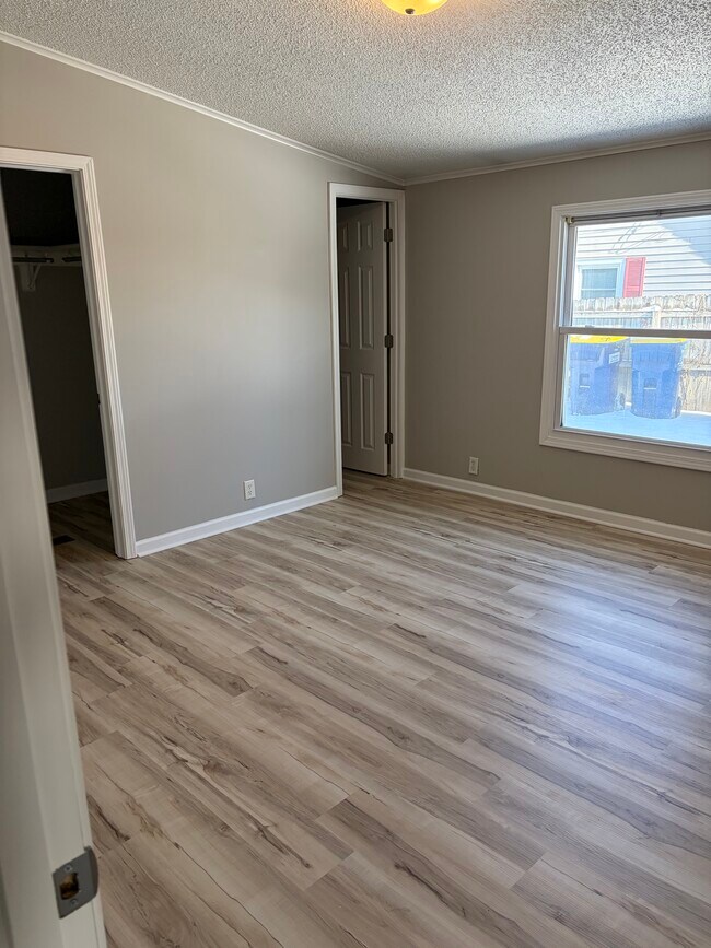 Building Photo - 509 N Madison St