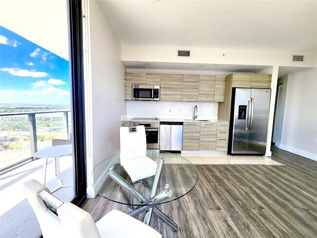 Building Photo - 121 NE 34th St