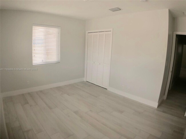 Building Photo - 6320 SW 24th St