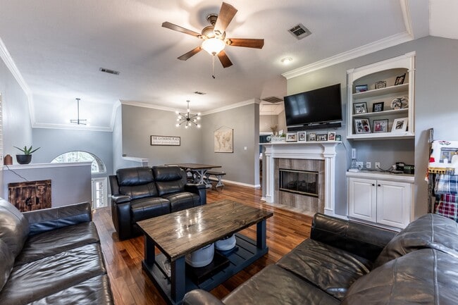 Building Photo - 1801 Camellia Ct