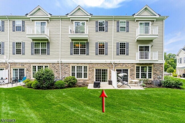 Building Photo - 503 Waterview Ct