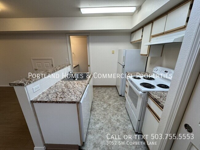 Building Photo - 3052 SW Corbeth Ln