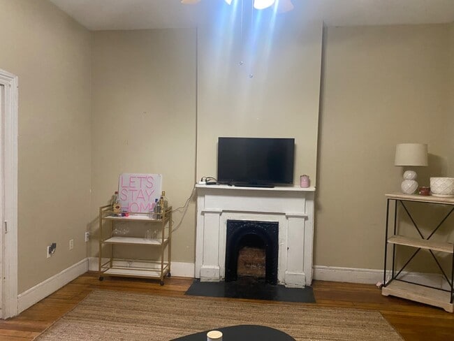 Building Photo - 317 S Pine St