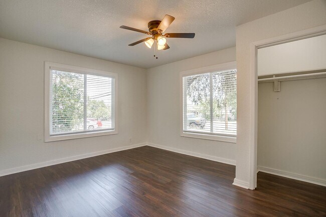 Building Photo - Amazing Remodeled 2 Bed, 1 Bath Ready tor ...