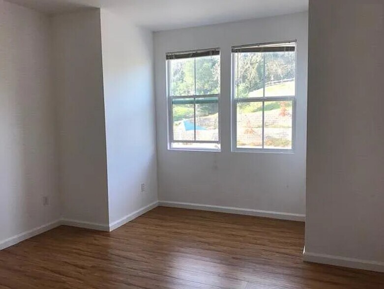 Building Photo - 209 Elworthy Ranch Cir