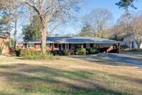 Building Photo - 909 Rosedale Dr
