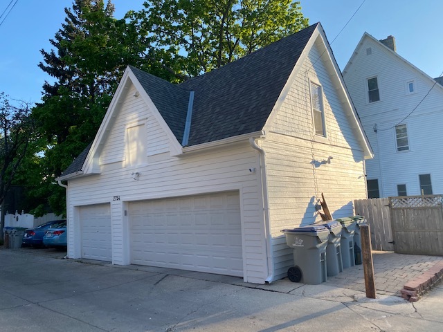 Garage - 2754 N Stowell Ave