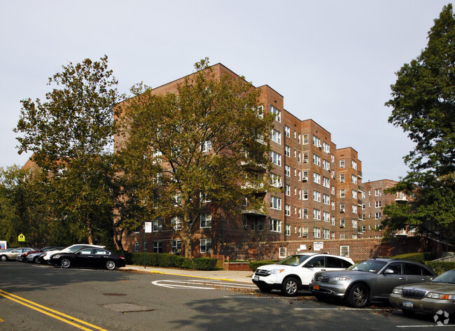 Building Photo - Hudson Manor Terrace