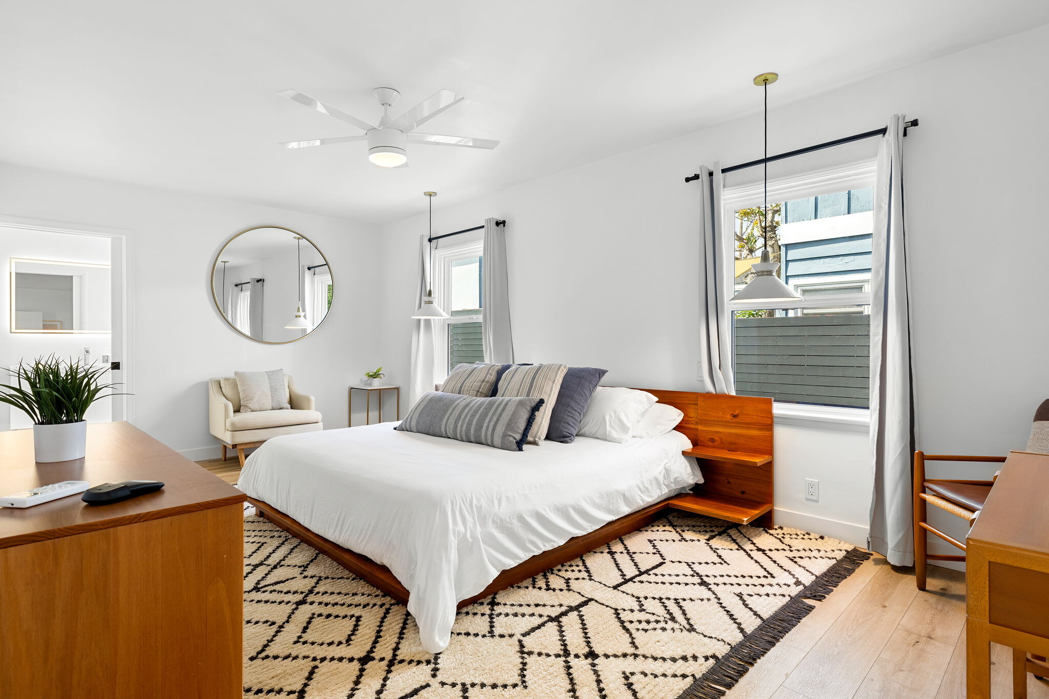 Building Photo - 614 Knob Hill Ave