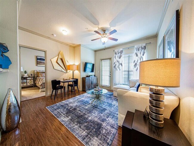 Building Photo - Resort-Style Comfort in Richmond!