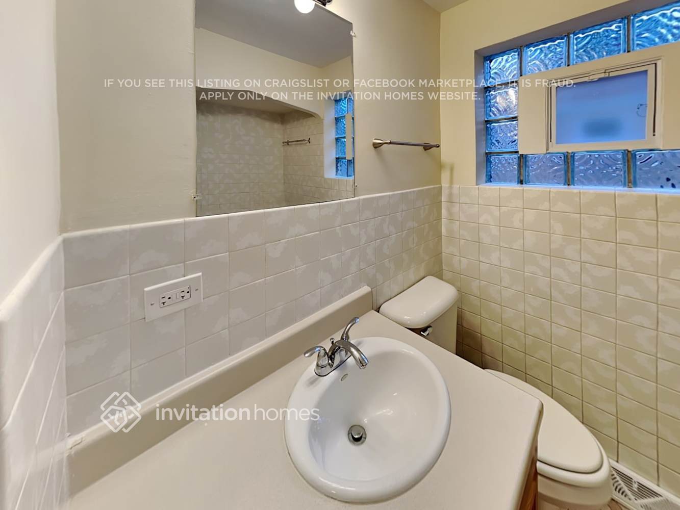 Building Photo - 10933 S Tripp Ave
