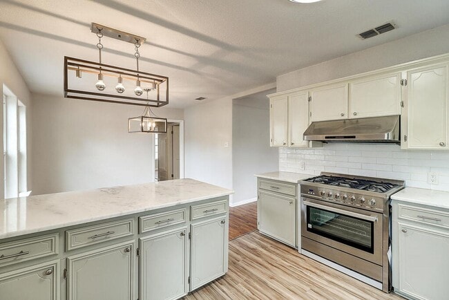 Building Photo - 722 Ralston Ave