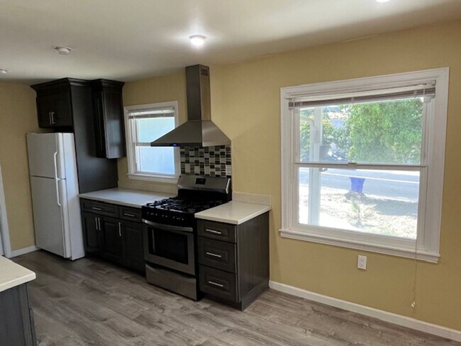 Building Photo - 3 Bedroom San Pablo Home in Tara Hills