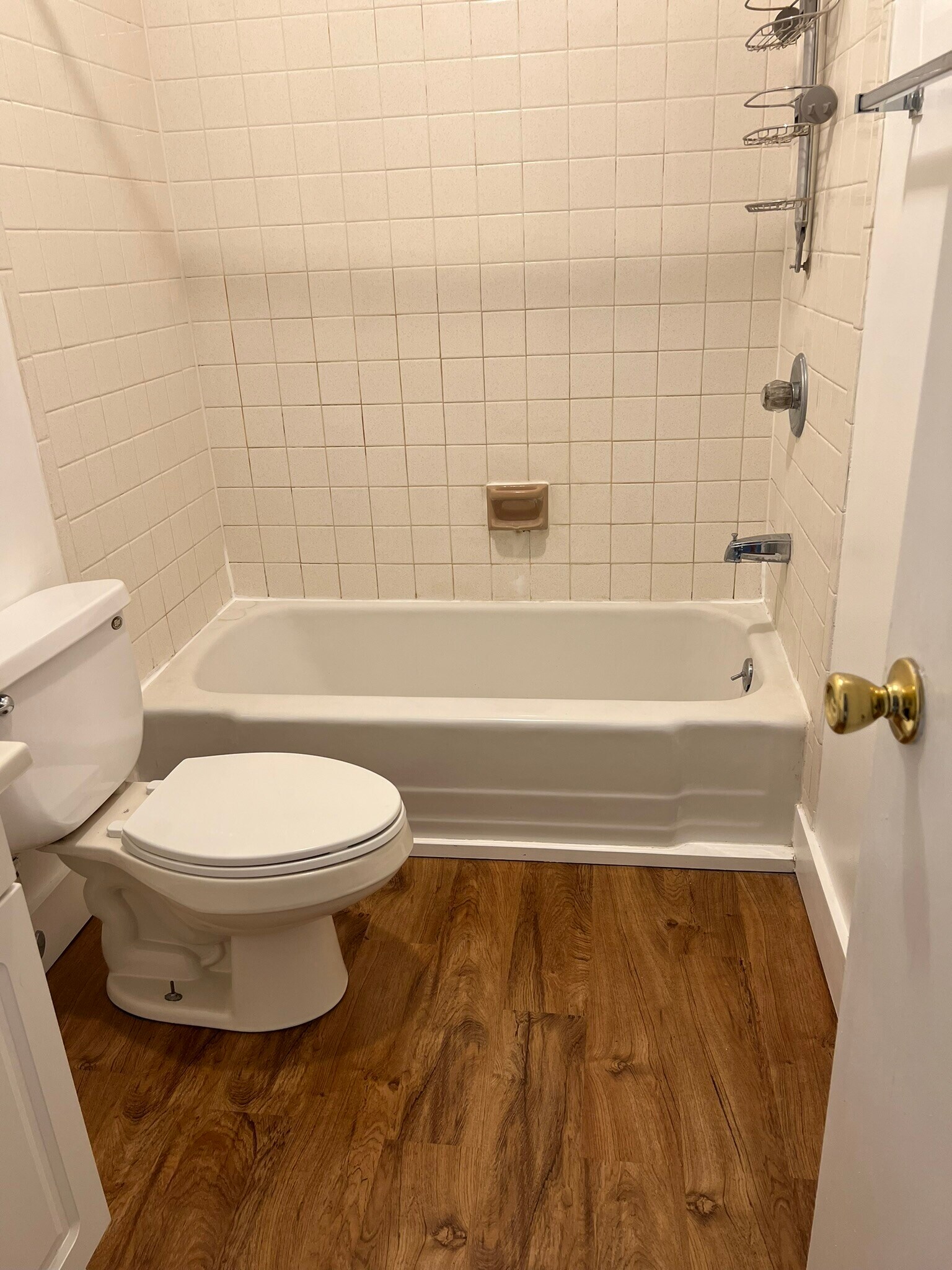Upstairs full bathroom - 89 N 16th Ave
