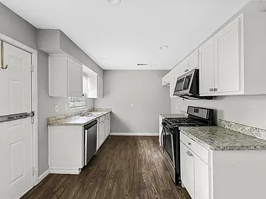 Building Photo - 3035 Modree Ave