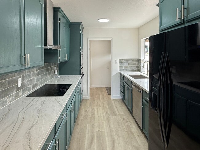 Building Photo - Bright & Updated 3 Bedroom 2 Bath Single Family Home in Santa Clara