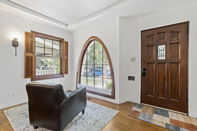 Building Photo - (POOL!) 3 bed/2 bath - 1935 Spanish Coloni...
