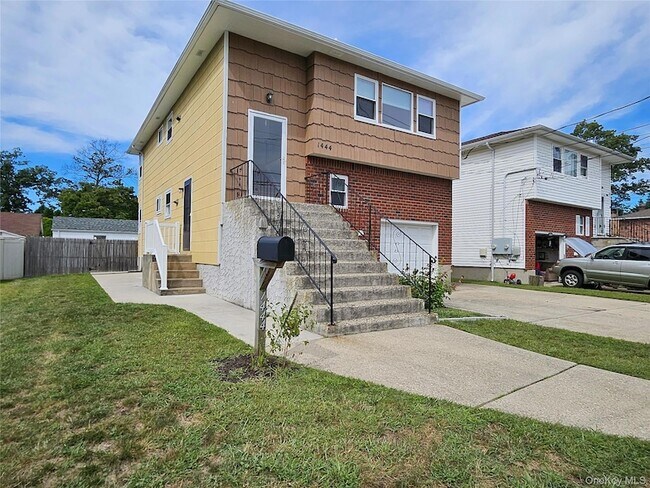 Building Photo - 1444 Park Ave