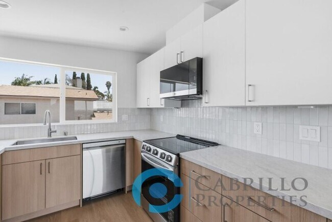 Building Photo - 6640 Valjean Ct