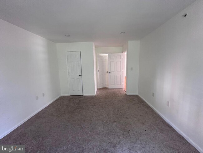 Building Photo - 5960 Millrace Ct
