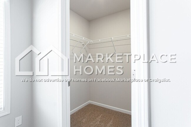 Building Photo - 202 Wl Miller Dr