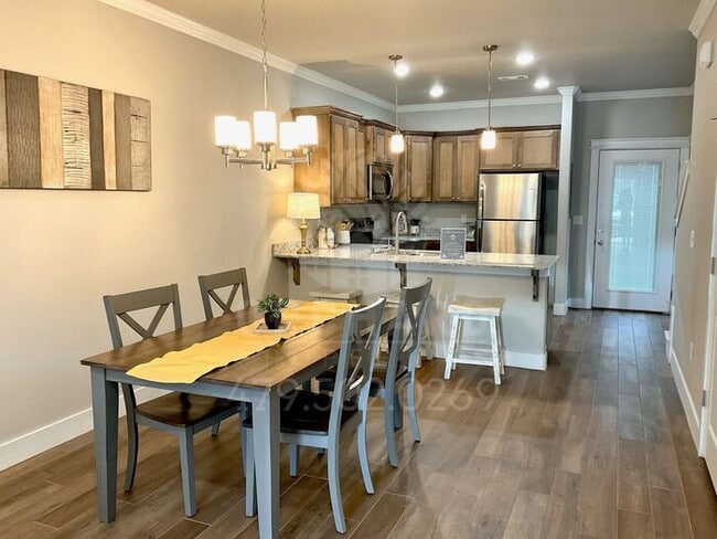 Building Photo - EP 4 | Townhome in Siloam Springs!