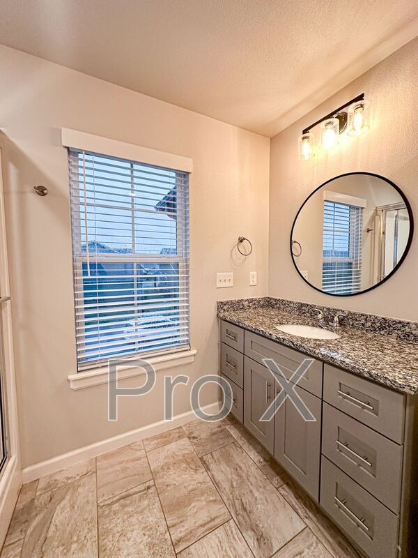 Building Photo - 1733 W Whitney Ln