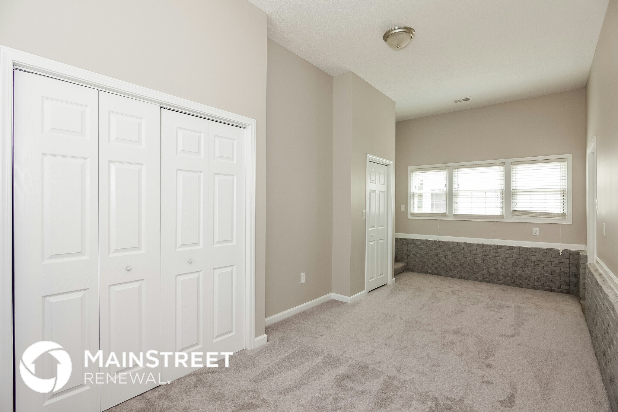 Building Photo - 9020 Louvaine Dr