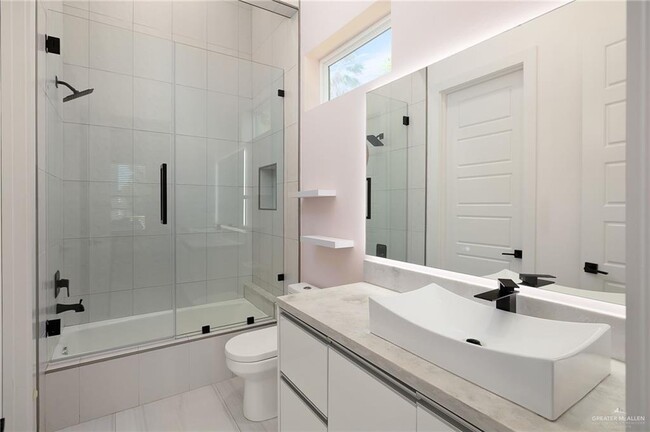 Building Photo - 43 Antigua Dr