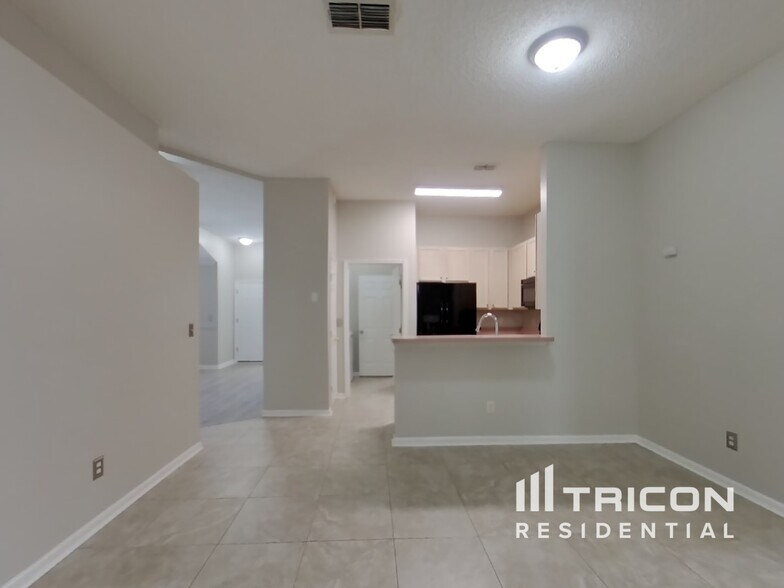 Building Photo - 2640 Glenhaven Dr