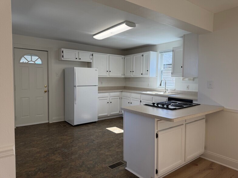 Building Photo - 456 Michigan Ave