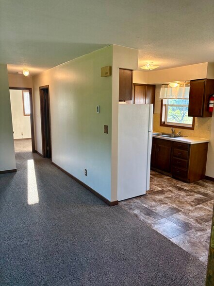 Primary Photo - 108 Cleveland Ave W
