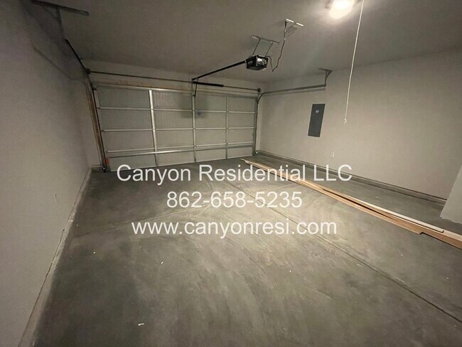 Building Photo - 122 Syd Rd